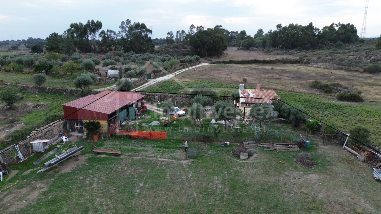 Terreno para Venda em Escalos de Cima e Lousa Foto 3
