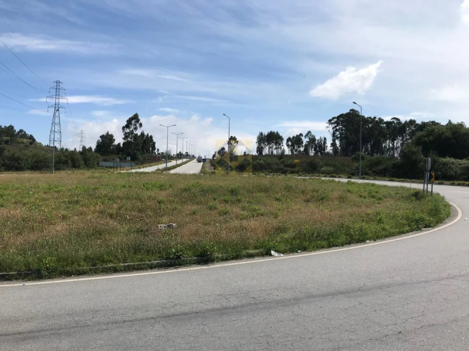 Terreno para Venda em Campo e Sobrado Foto 1