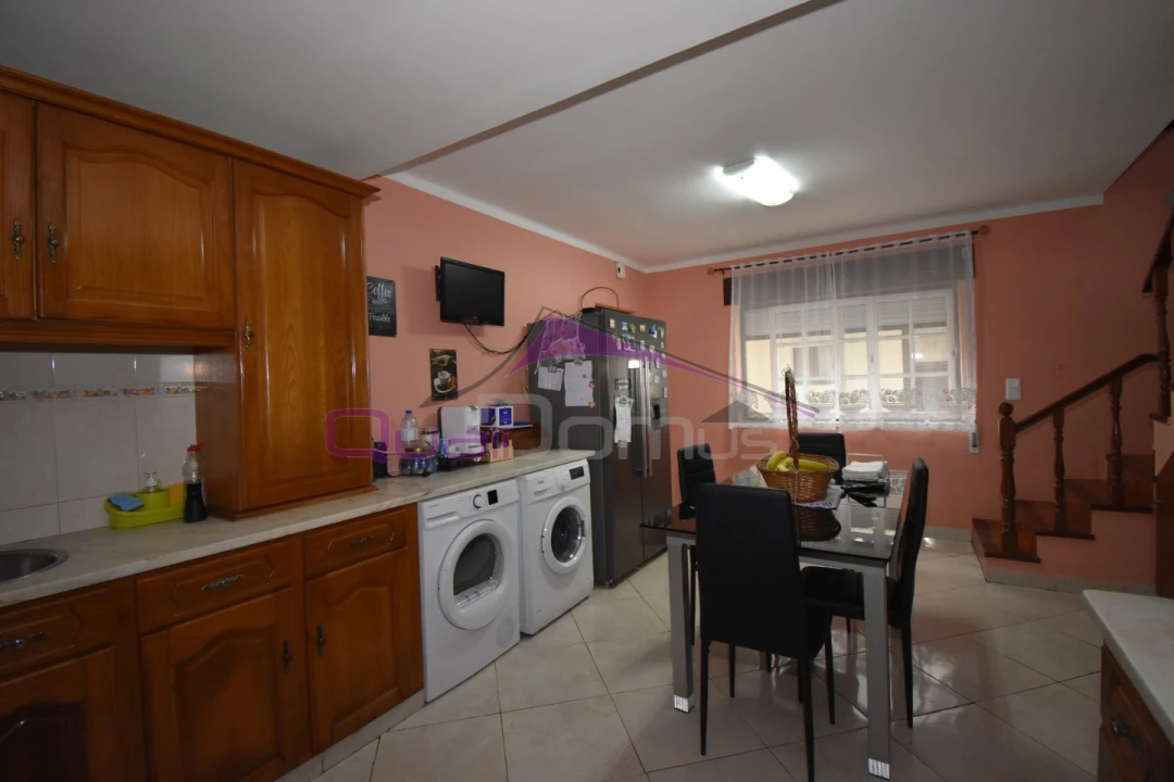 Moradia T4 para Venda em Nossa Sra de Fatima Foto 3