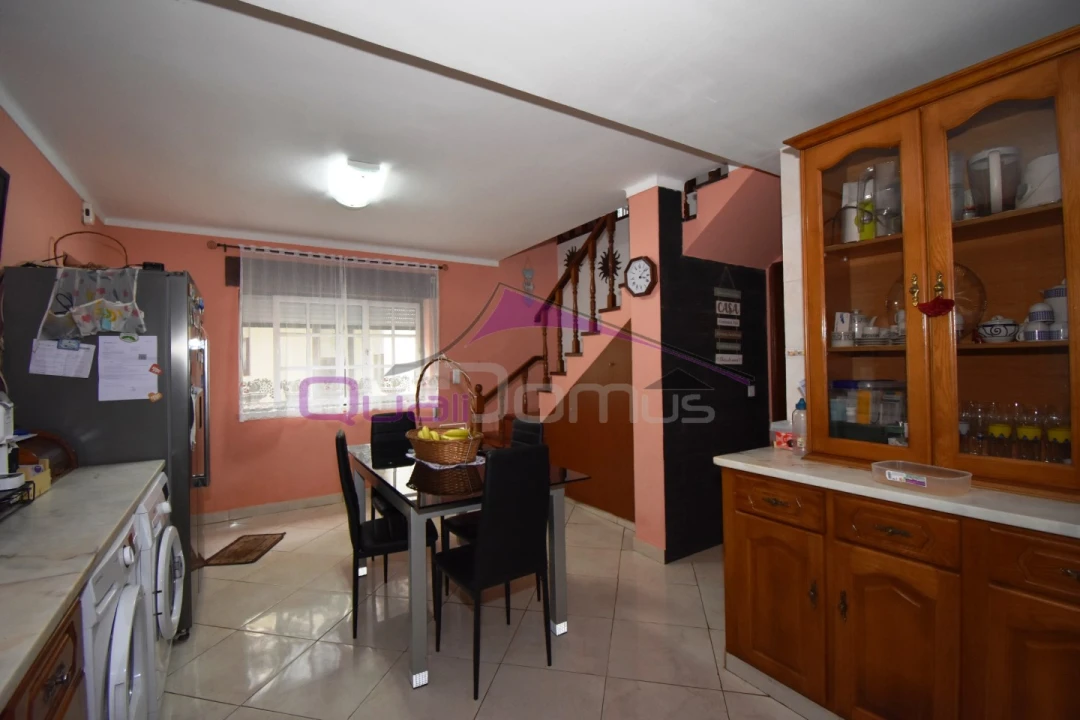 Moradia T4 para Venda em Nossa Sra de Fatima Foto 4