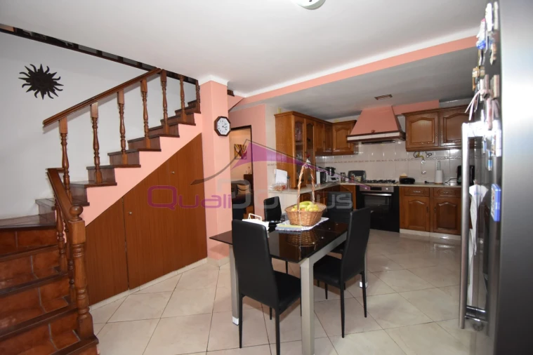 Moradia T4 para Venda em Nossa Sra de Fatima Foto 1