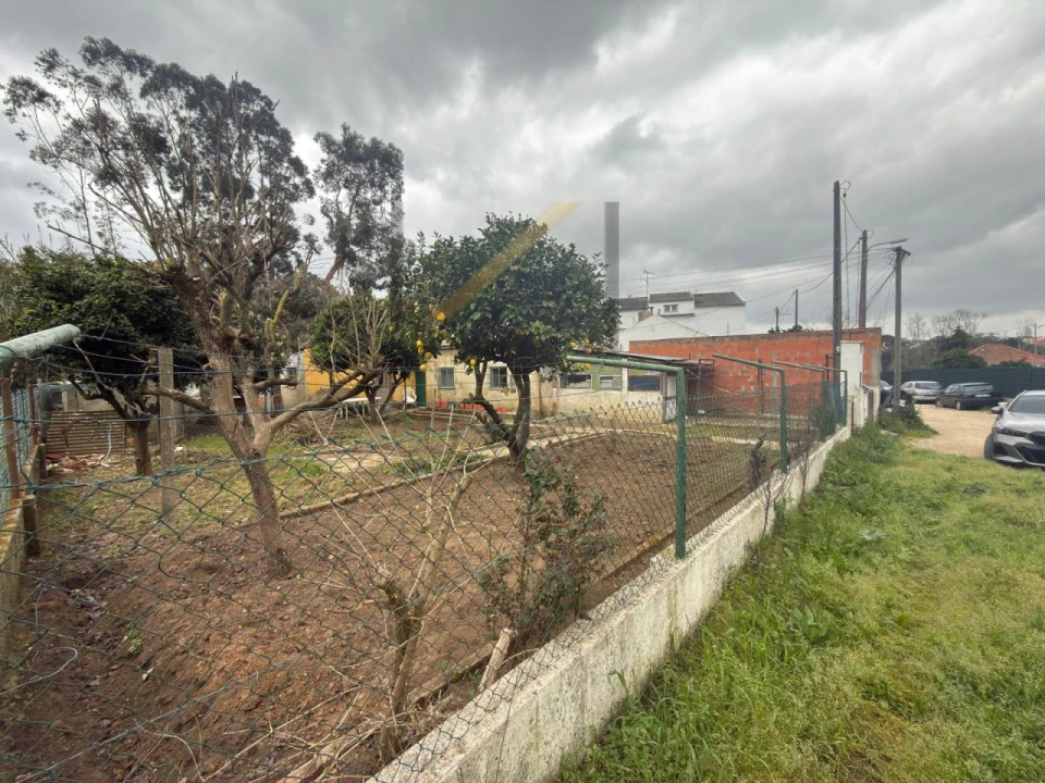 Moradia T1 para Venda em Amora Foto 7