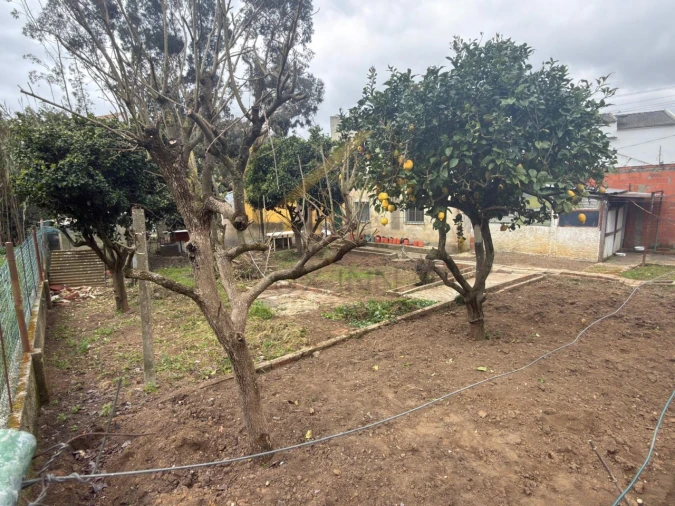 Moradia T1 para Venda em Amora Foto 1