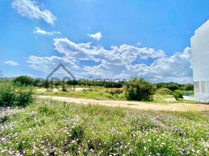 Terreno para Venda em Quelfes Foto 1