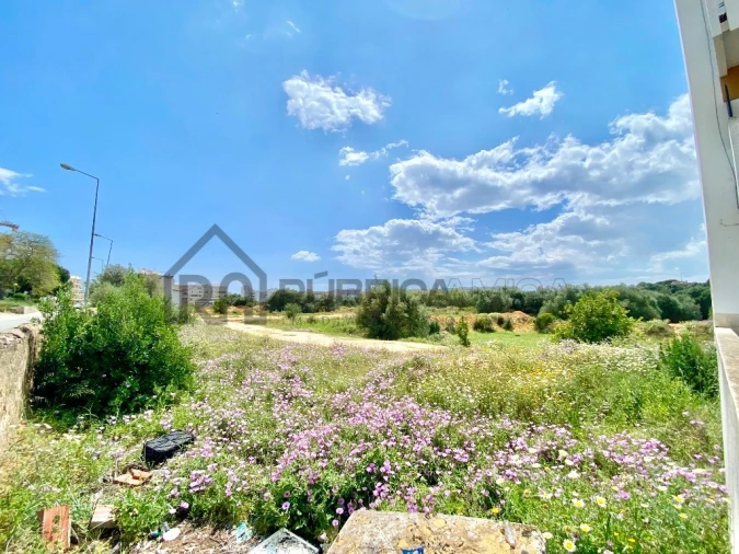 Terreno para Venda em Quelfes Foto 2