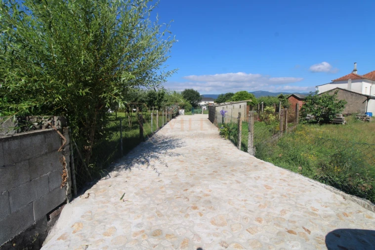 Terreno para Venda em Campos e Vila Meã Foto 3