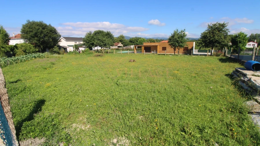 Terreno para Venda em Campos e Vila Meã
