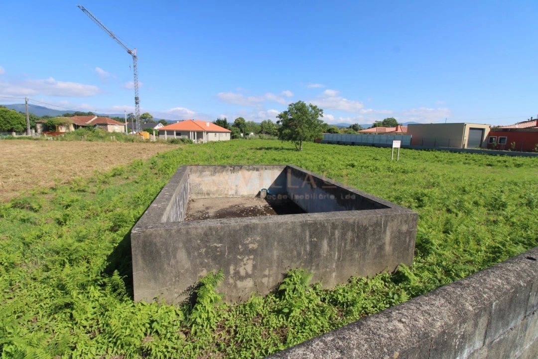 Terreno para Venda em Campos e Vila Meã Foto 2