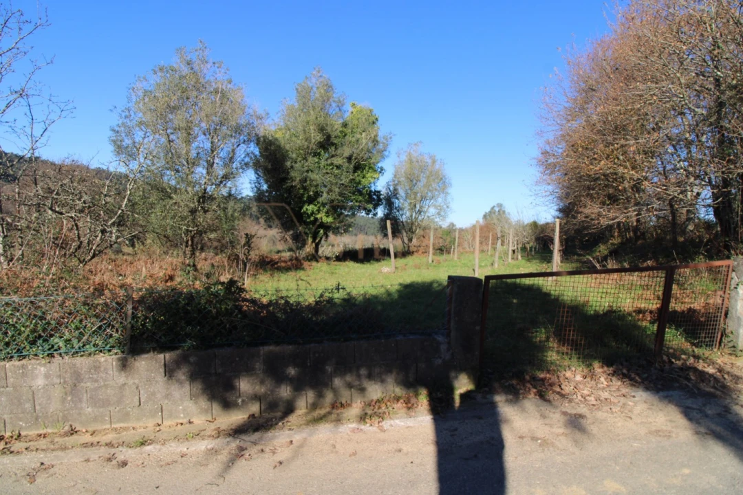 Terreno para Venda em Cornes Foto 11