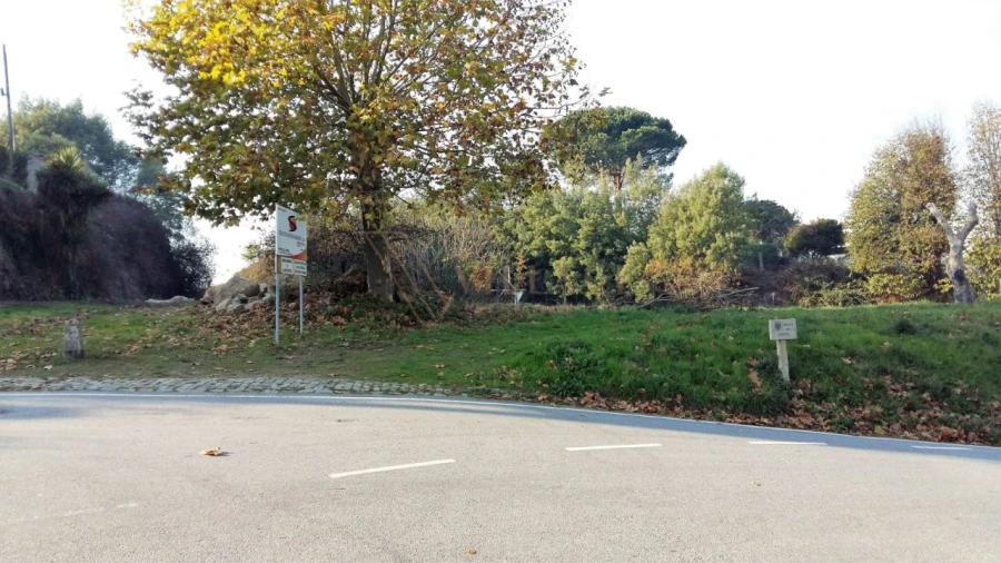 Terreno para Venda em Gondarem Foto 3