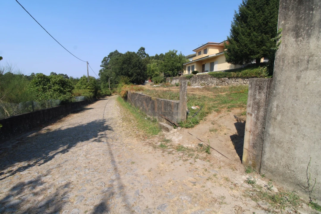 Terreno para Venda em Gondarem Foto 1