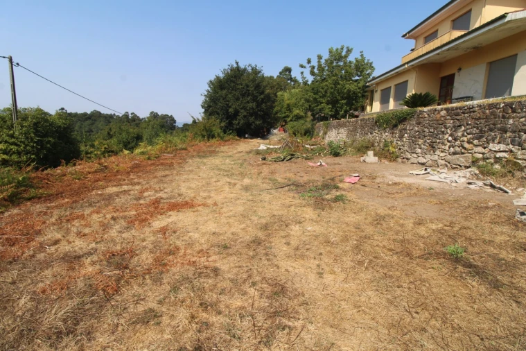 Terreno para Venda em Gondarem Foto 3