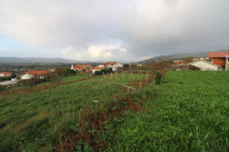 Terreno para Venda em Gondarem Foto 4