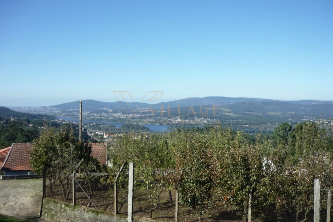 Terreno para Venda em Gondarem Foto 2