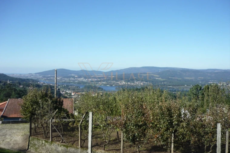 Terreno para Venda em Gondarem Foto 2