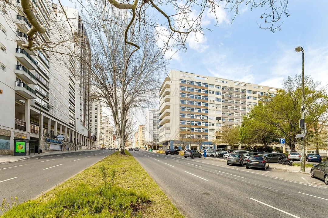 Apartamento T3 para Venda em Alvalade Foto 23