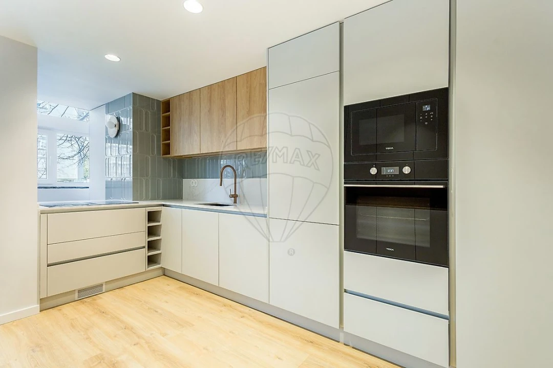 Apartamento T3 para Venda em Alvalade Foto 3