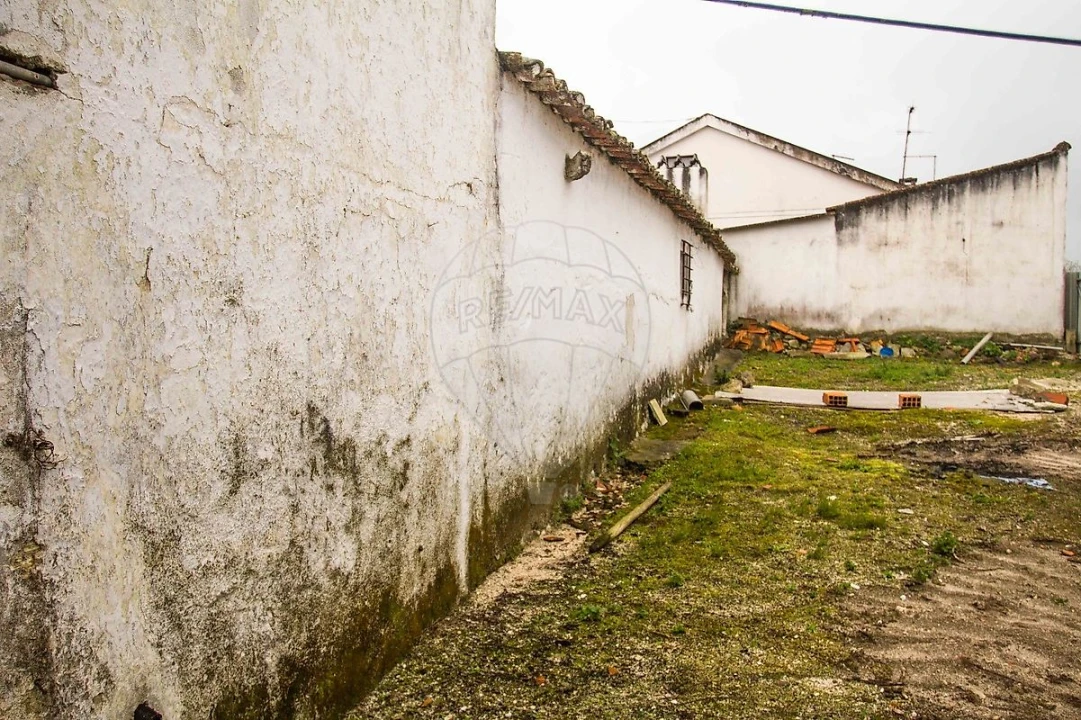 Moradia T2 para Venda em Povoa da Isenta Foto 23