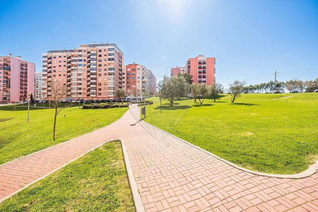 Apartamento T2 para Venda em Cacém e São Marcos Foto 37