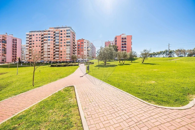 Apartamento T2 para Venda em Cacém e São Marcos Foto 37