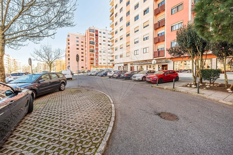 Apartamento T2 para Venda em Cacém e São Marcos Foto 35