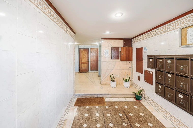 Apartamento T2 para Venda em Cacém e São Marcos Foto 30