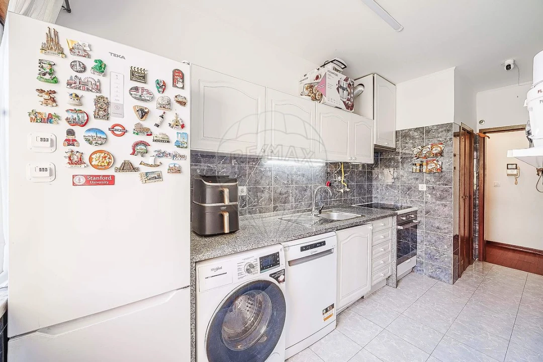 Apartamento T2 para Venda em Cacém e São Marcos Foto 8