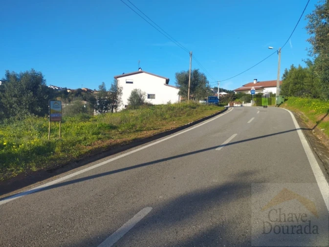Terreno para Venda em Santo Antonio dos Olivais Foto 1