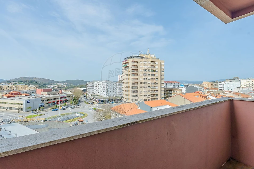 Apartamento T3 para Venda em Braga (Maximinos, Sé e Cividade) Foto 8