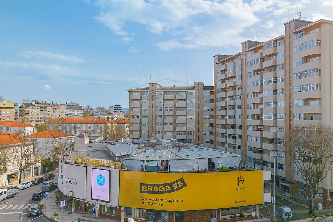 Apartamento T3 para Venda em Braga (Maximinos, Sé e Cividade) Foto 3
