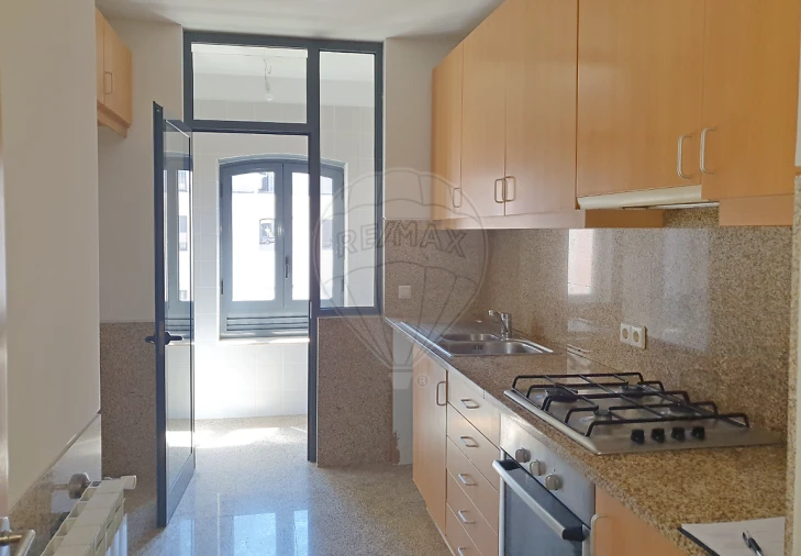 Apartamento T2 para Venda em Oliveira do Douro Foto 4