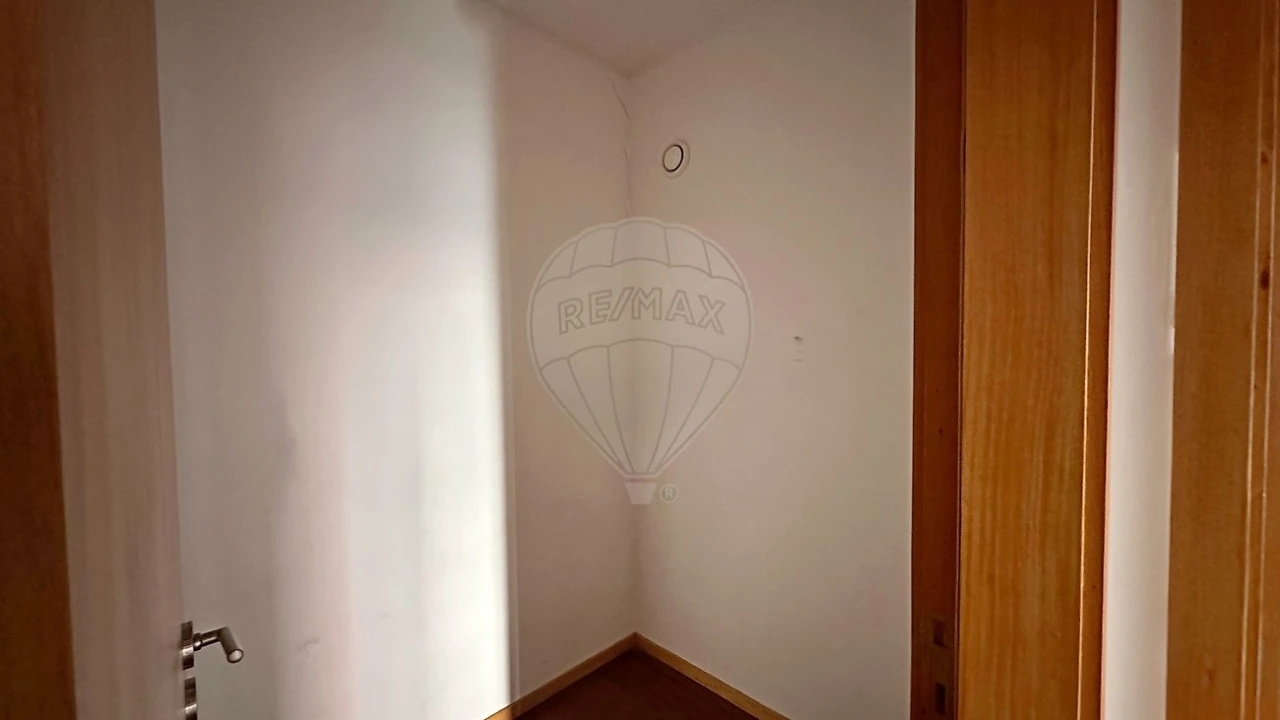 Apartamento T2 para Venda em Oliveira do Douro Foto 5