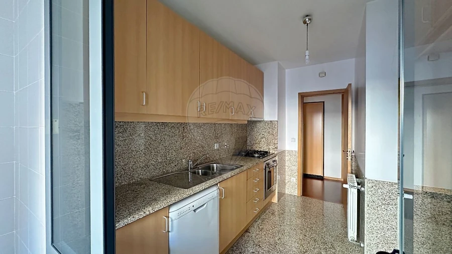 Apartamento T2 para Venda em Oliveira do Douro Foto 3