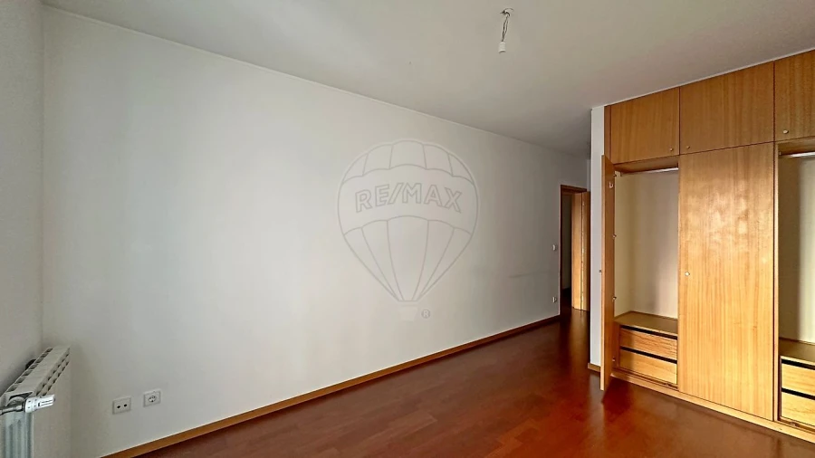 Apartamento T2 para Venda em Oliveira do Douro Foto 9