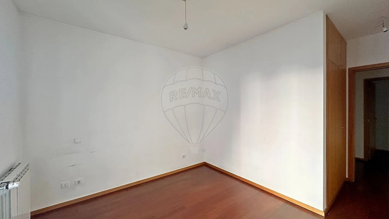 Apartamento T2 para Venda em Oliveira do Douro Foto 8