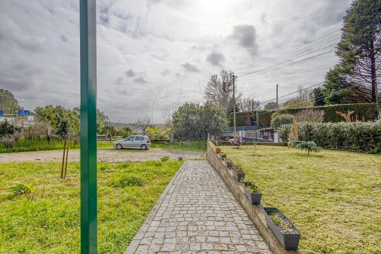 Armazém para Arrendamento em Serzedo e Perosinho Foto 9