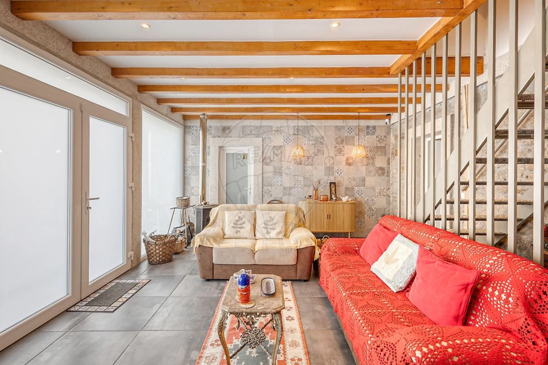 Armazém para Arrendamento em Serzedo e Perosinho Foto 3