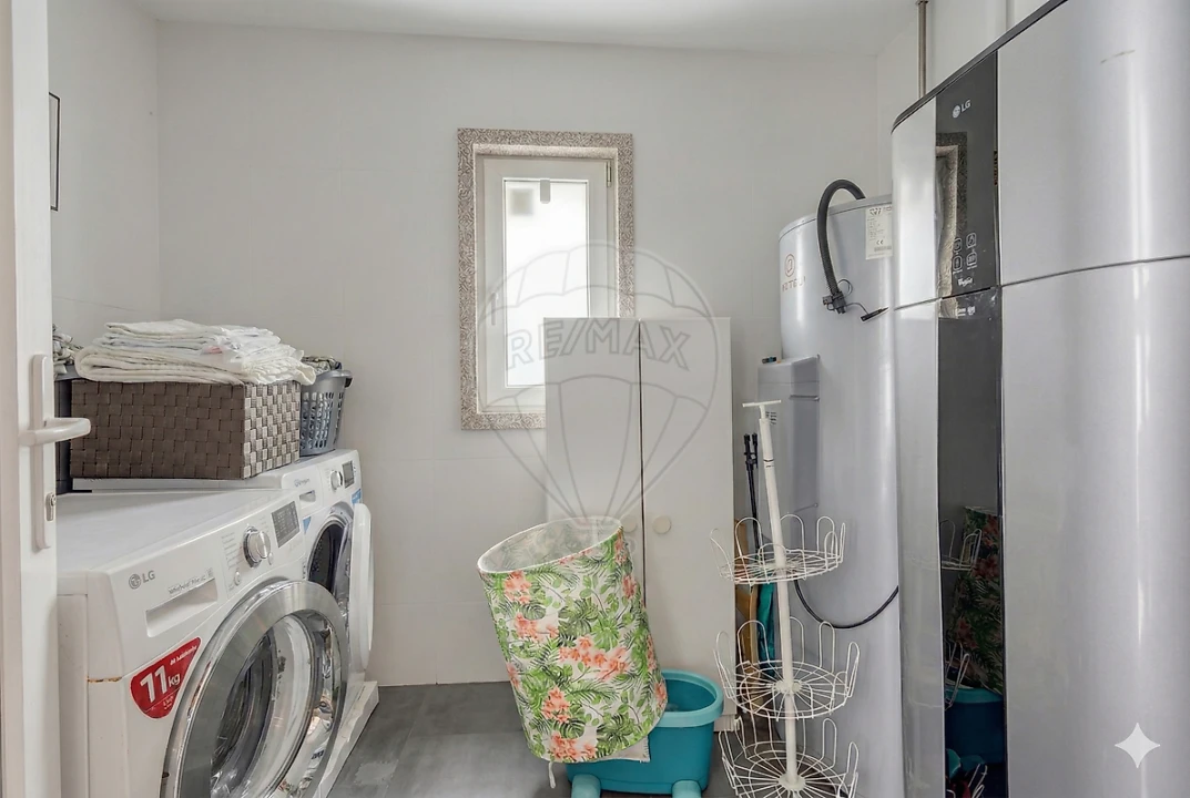 Armazém para Arrendamento em Serzedo e Perosinho Foto 8