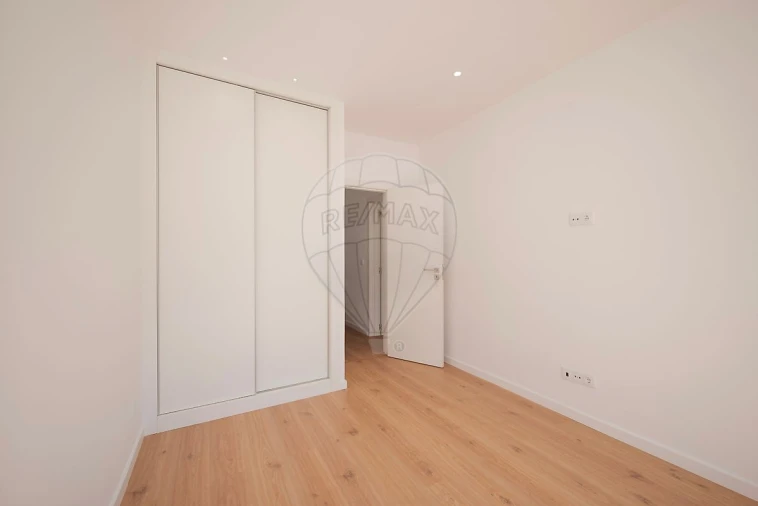 Apartamento T3 para Venda em Caparica e Trafaria Foto 6