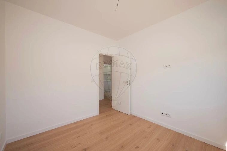 Apartamento T3 para Venda em Caparica e Trafaria Foto 11