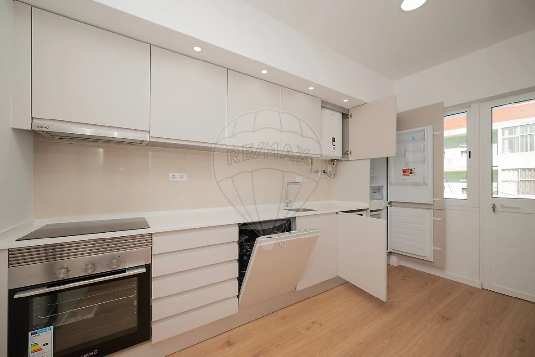 Apartamento T3 para Venda em Caparica e Trafaria Foto 17