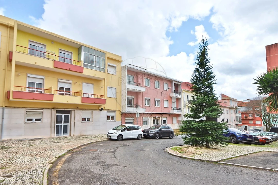 Apartamento T2 para Venda em Águas Livres Foto 17