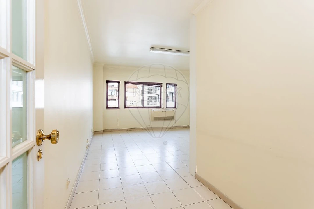 Escritório para Arrendamento em Avenidas Novas Foto 7