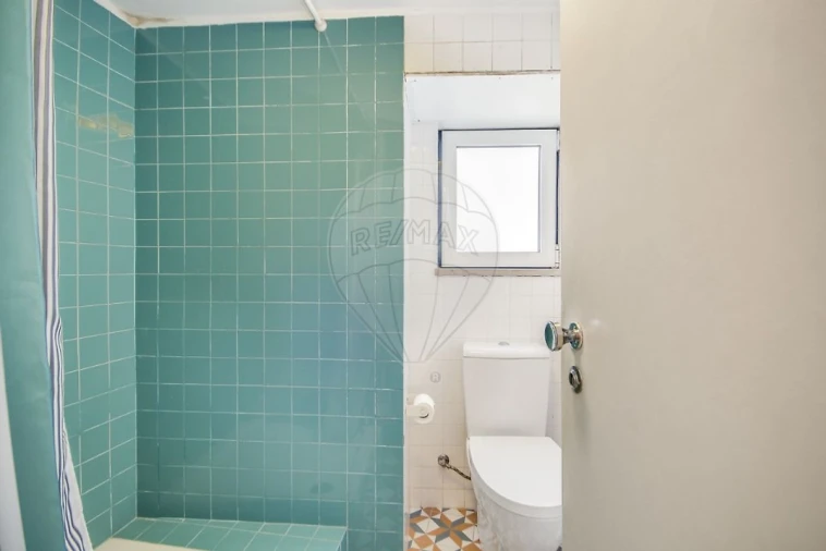 Apartamento T1 para Arrendamento em Santa Maria Maior Foto 7