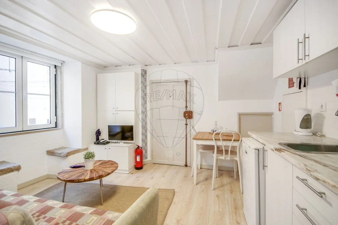 Apartamento T1 para Arrendamento em Santa Maria Maior Foto 6