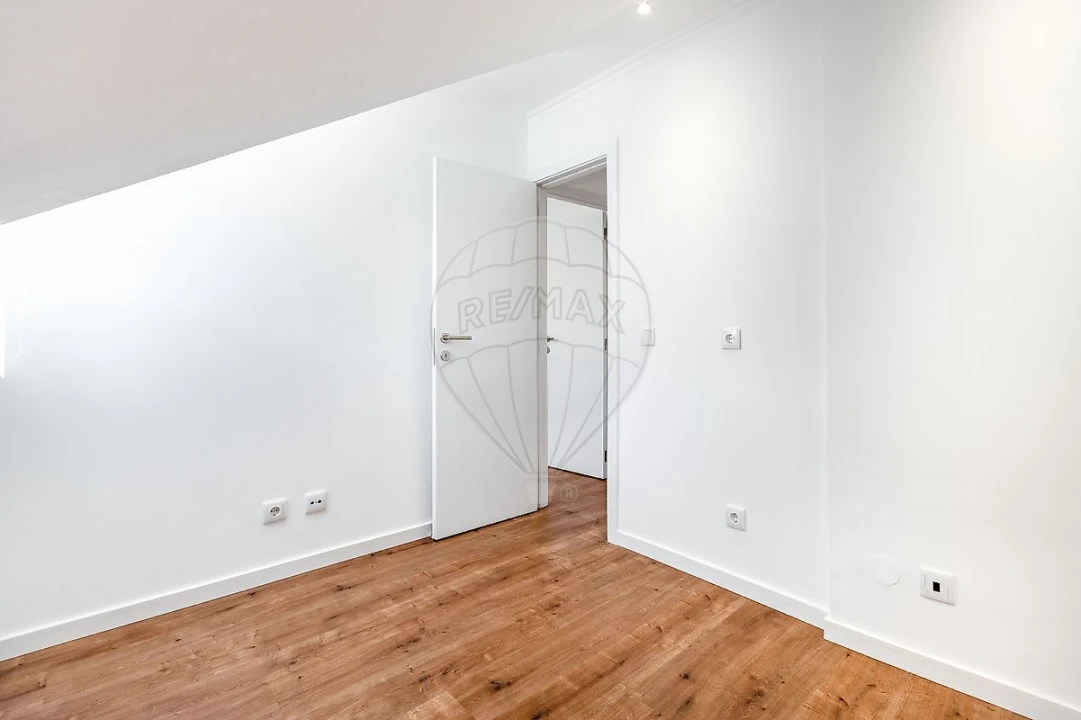 Apartamento T2 para Arrendamento em Penha de França Foto 15