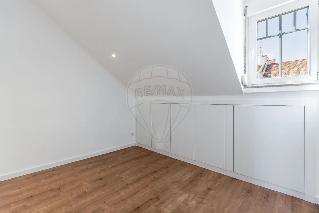 Apartamento T2 para Arrendamento em Penha de França Foto 12