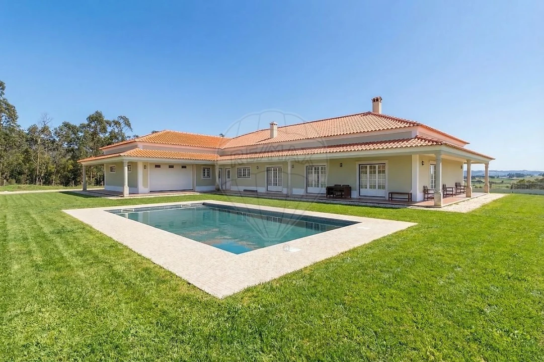 Moradia T5 para Venda em Vila Verde dos Francos Foto 5