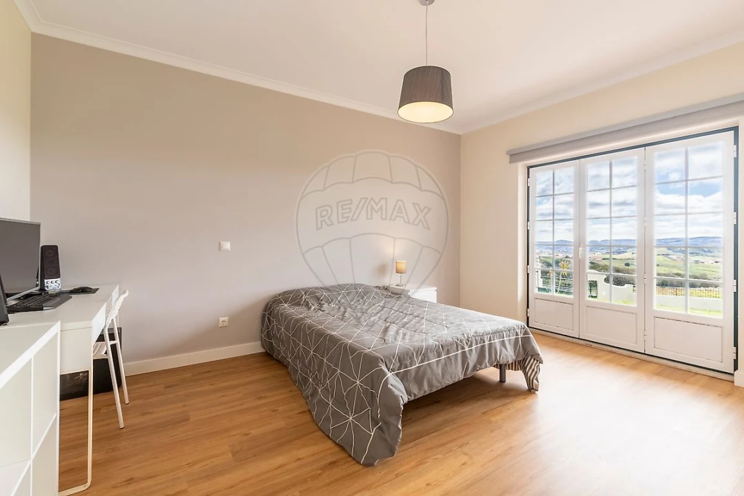 Moradia T5 para Venda em Vila Verde dos Francos Foto 31