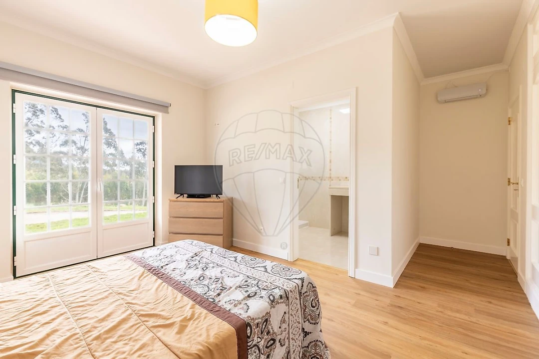 Moradia T5 para Venda em Vila Verde dos Francos Foto 27